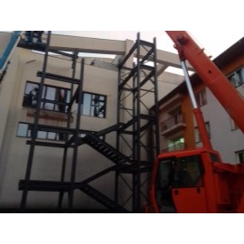 Realizare structura metalica scara exterioara incendiu. Facultatea Hidrotehnica. 