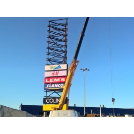 Totem metalic Ploiesti Shopping City 
